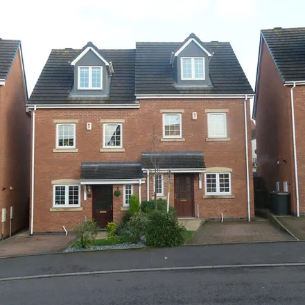 Rent this 3 bed apartment on St. Matthew's Close in Nuneaton, CV10 8RG