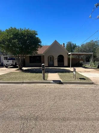 Rent this 3 bed house on 1209 Bawcom Street in Sweetwater, TX 79556
