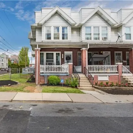Buy this 4 bed house on 1724 Union Street in Allentown, PA 18104