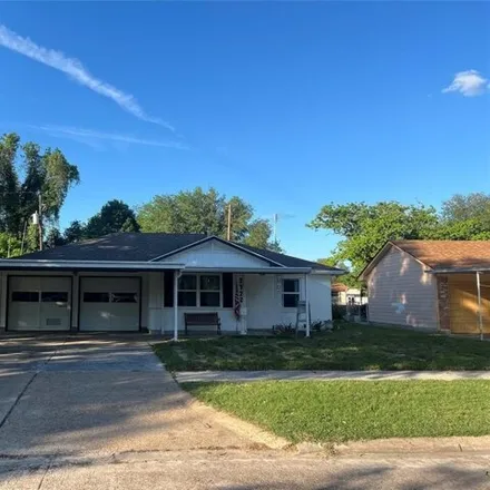 Rent this 3 bed house on 2723 Hearne Drive in Pasadena, TX 77502