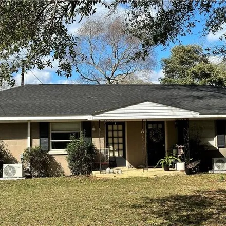 Buy this studio house on 2280 West Lebaron Avenue in Citronelle, Citronelle