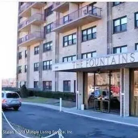 Image 2 - 1000 Clove Road, New York, NY 10301, USA - Condo for sale