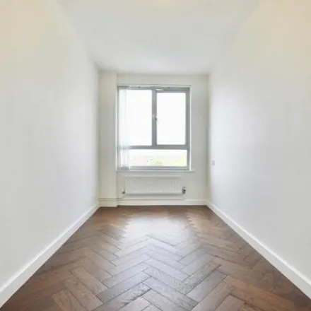 Image 7 - Margaret McMillan House, Cundy Road, Custom House, London, E16 3DH, United Kingdom - Room for rent