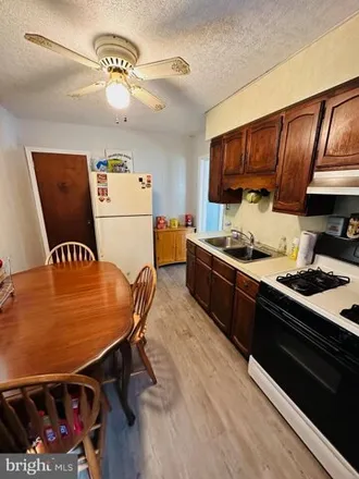 Image 3 - 17 Indian Spring Road, Clementon, Camden County, NJ 08021, USA - House for sale