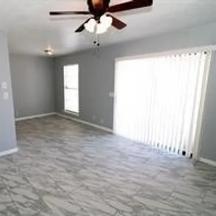 Image 2 - 9821 Bluffcreek Drive, Dallas, TX 75227, USA - House for rent