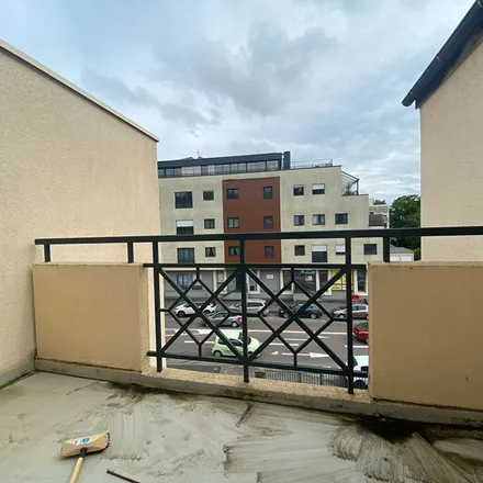 Rent this 1 bed apartment on 2 Place du Général de Gaulle in 27000 Évreux, France