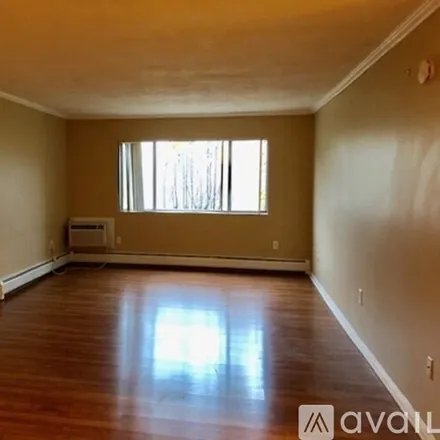 Image 4 - 76 Summer Ave, Unit 12 - Condo for rent
