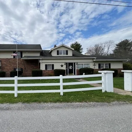 Buy this 4 bed house on 148 North Ridge Road in Sprague, Beckley
