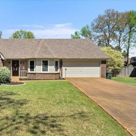 Buy this 4 bed house on 2799 Kenwood Cove in Elmore Park, Bartlett
