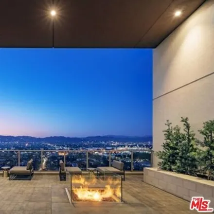 Image 1 - Wilshire & Crescent Heights, Wilshire Boulevard, Los Angeles, CA 90048, USA - House for rent