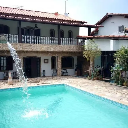 Buy this 6 bed house on Rua Doutor José Chianeli in Piratininga, Niterói - RJ