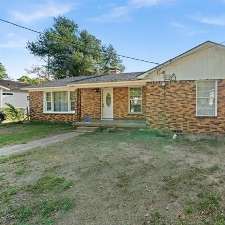 Buy this 3 bed house on 332 Hillcrest Avenue in Tyler, TX 75702