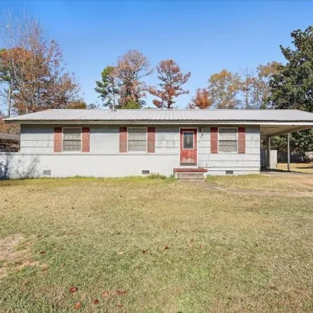 Buy this 3 bed house on 1023 Linden Drive in Kosciusko, MS 39090