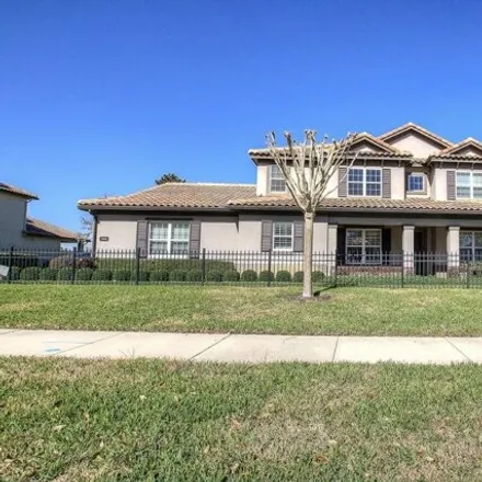 Rent this 5 bed house on Lake Fischer Cove lane in Gotha, Orange County