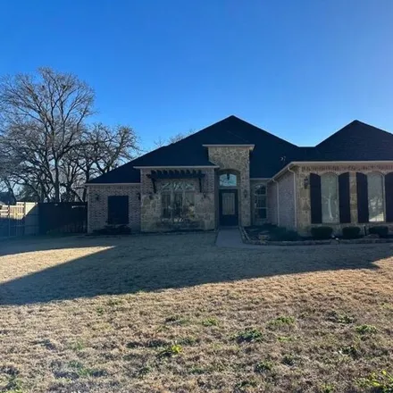Buy this 3 bed house on 3316 Hollow Creek Road in Arlington, TX 76001