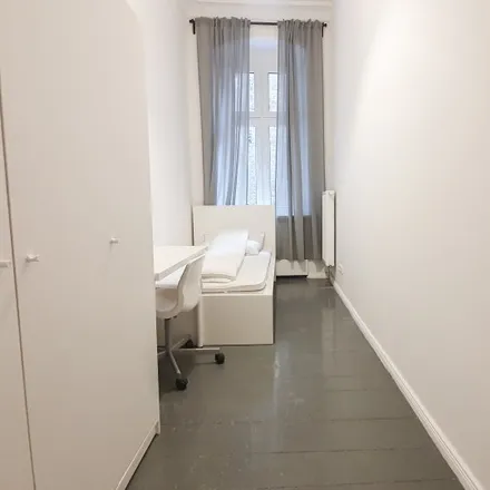 Rent this 3 bed room on Kotti Dang in Lenaustraße 28, 12047 Berlin