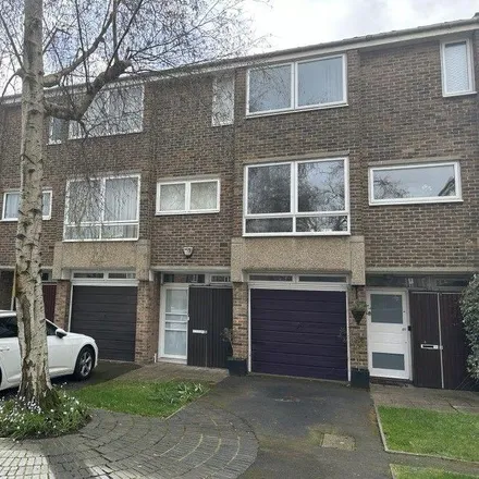 Image 1 - Deena Close, London, W3 0HR, United Kingdom - Townhouse for rent