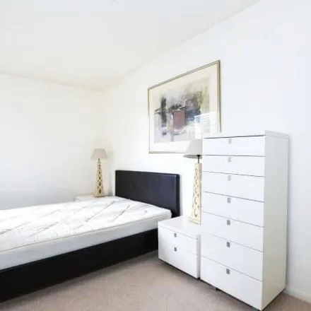 Image 7 - Montessori St Nicholas Charity, 38 Marlborough Place, London, NW8 0PJ, United Kingdom - Apartment for rent