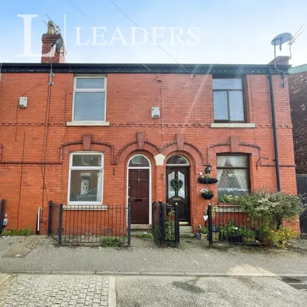 Rent this 3 bed townhouse on unnamed road in Manchester, M9 4EA