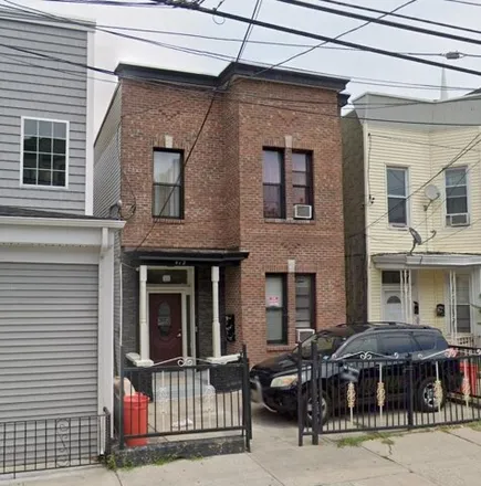 Rent this 3 bed house on Yeshiva School in 25th Street, Union City