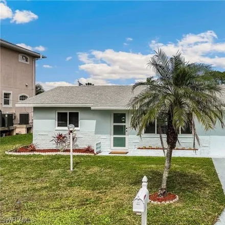 Image 2 - Cleaves Road, Palm Frond Condominiums, North Fort Myers, FL 33903, USA - House for sale