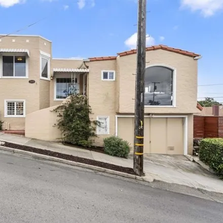 Buy this 3 bed house on 2900 Cosgrave Avenue in Oakland, CA 94613