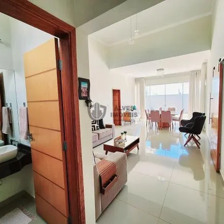 Buy this 4 bed house on Avenida Nascente do Jaraguá 172 in Quinta das Laranjeiras, Araraquara - SP