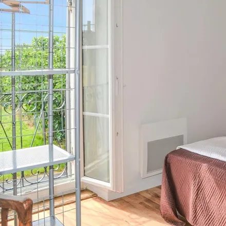 Rent this 3 bed house on École de Razac-de-Saussignac in Touraille, Route des Justes