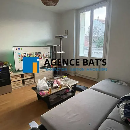 Image 2 - Laravoire Immobilier, Rue de la République, 42230 Roche-la-Molière, France - Apartment for rent