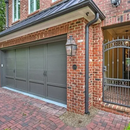 Image 2 - 109 Huntley Place, Charlotte, NC 28207, USA - Townhouse for sale