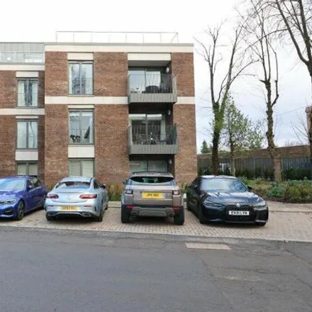 Rent this 3 bed apartment on Merrycrest Avenue in Bogton, Giffnock