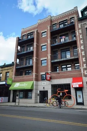 Rent this 3 bed apartment on 3353-3355 North Clark Street in Chicago, IL 60657