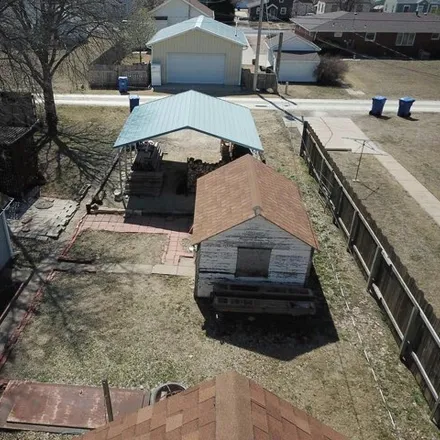 Image 3 - 300 East 16th Street, Hays, KS 67601, USA - House for sale