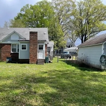 Image 2 - 724 West Jefferson Street, Bolivar, TN 38008, USA - House for sale