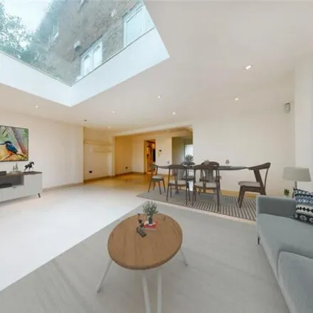Image 5 - 34 Townshend Road, Primrose Hill, London, NW8 6LA, United Kingdom - Townhouse for rent