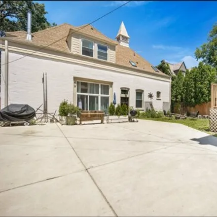 Rent this 3 bed house on 442 East Oakwood Boulevard in Chicago, IL 60653