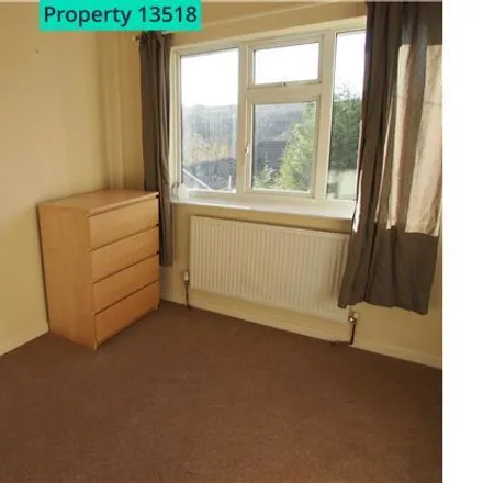 Image 6 - Abbeydale Mount, Leeds, LS5 3RA, United Kingdom - Apartment for rent