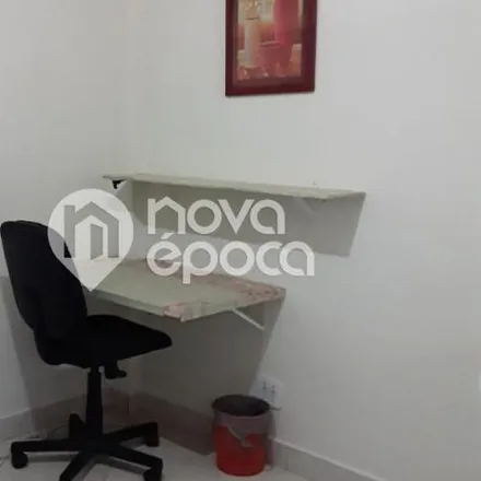 Buy this studio apartment on Ministerio da Saude Centro de Pesquisa INCA/CPQ in Rua André Cavalcanti 37, Lapa