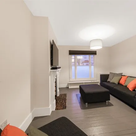 Rent this studio room on 33 Hiley Road in London, NW10 5PP