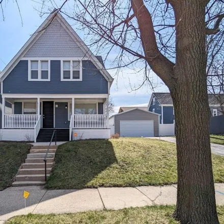 Buy this 3 bed house on 217 East Garfield Avenue in Milwaukee, WI 53212