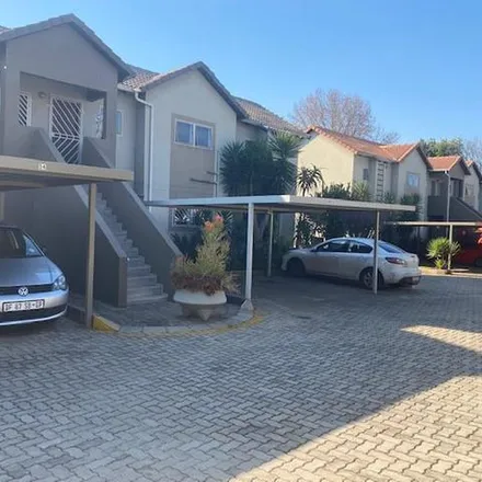 Image 3 - Leslie Avenue, Magaliessig, Randburg, 2152, South Africa - Apartment for rent