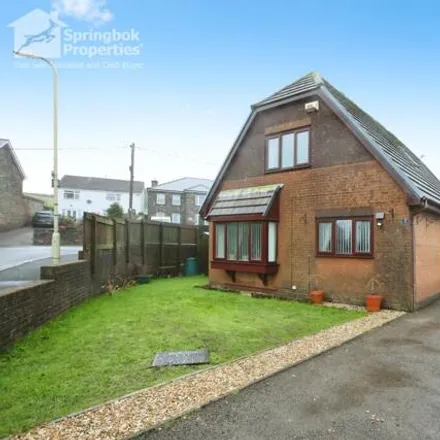 Buy this 3 bed house on Y Deri in Llantwit Fardre, CF38 2BJ