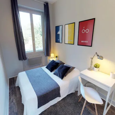 Rent this 4 bed room on 46 Rue de la Claire in 69009 Lyon 9e Arrondissement, France