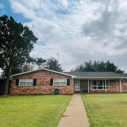 Buy this 3 bed house on Pine Street in Brownfield, TX 79316