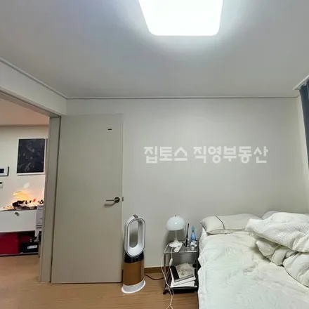 Rent this 2 bed apartment on 서울특별시 강남구 역삼동 774-11