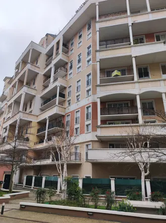 Rent this 1 bed apartment on 12 Chemin Pierre de Ronsard in 92400 Courbevoie, France