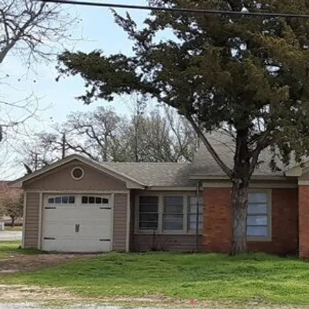 Rent this 3 bed house on 118 East Boling Street in Alvord, TX 76225