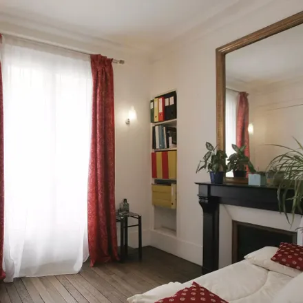 Image 4 - 38 Rue Simart, 75018 Paris, France - Apartment for rent