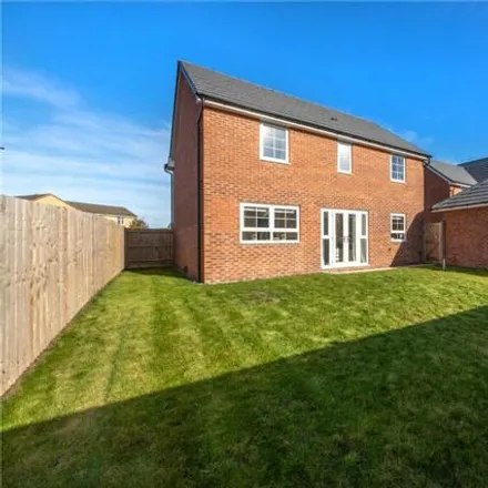 Image 2 - Musselburgh Way, Bourne, PE10 0XY, United Kingdom - House for sale