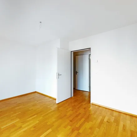 Image 4 - Länggenstrasse 12, 8184 Bachenbülach, Switzerland - Apartment for rent